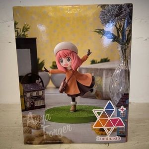 NIB Spy x Family Anya Forger Figure Odekeke Outing Luminasta SEGA New Authentic